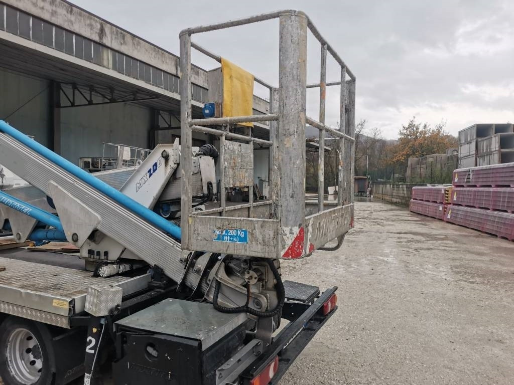 Truck mounted aerial platform Multitel MX 200: picture 7
