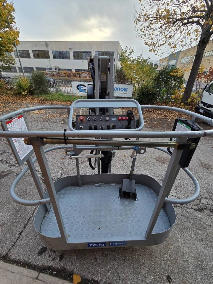 Niftylift HR 15 HDE - Articulated boom: picture 2 Niftylift HR 15 HDE - Articulated boom: picture 2