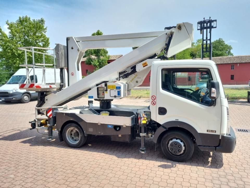 Palfinger P 240 AXE - Truck mounted aerial platform: picture 1 Palfinger P 240 AXE - Truck mounted aerial platform: picture 1