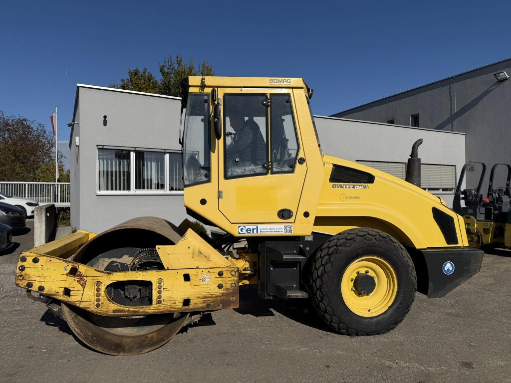 Bomag BW 177DH-4 (111742) - Compactor: picture 1 Bomag BW 177DH-4 (111742) - Compactor: picture 1