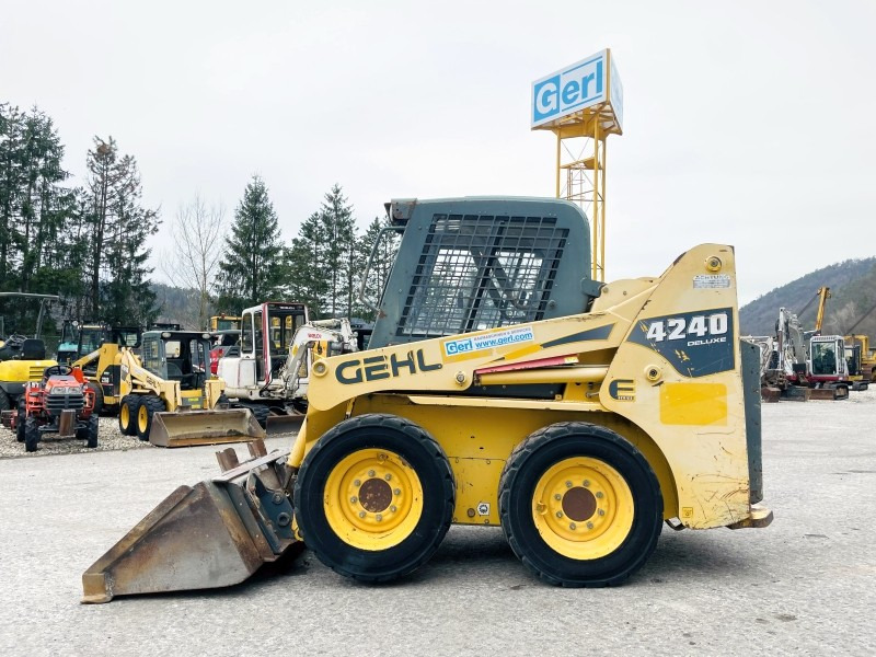 Gehl SL4240 (3746) - Skid steer loader: picture 1 Gehl SL4240 (3746) - Skid steer loader: picture 1