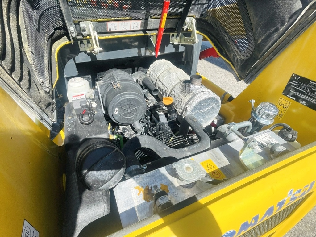Skid steer loader Komatsu SK714-5 (4067): picture 8