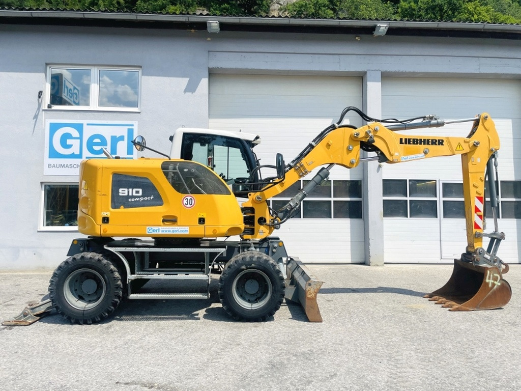 Liebherr A910 Compact (4025) - Wheel excavator: picture 2 Liebherr A910 Compact (4025) - Wheel excavator: picture 2
