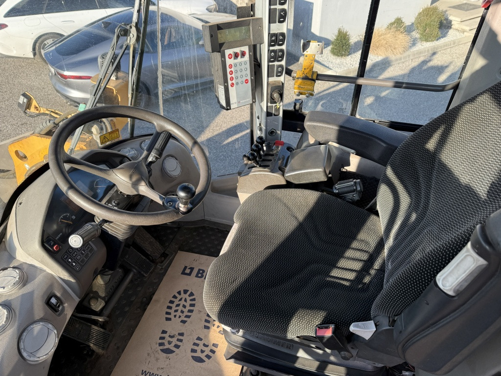 Wheel loader Volvo L 90 F (111773): picture 8 Wheel loader Volvo L 90 F (111773): picture 8