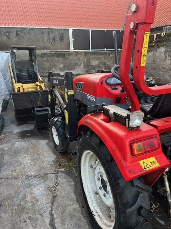 Dong feng DF304 - Compact tractor: picture 3 Dong feng DF304 - Compact tractor: picture 3
