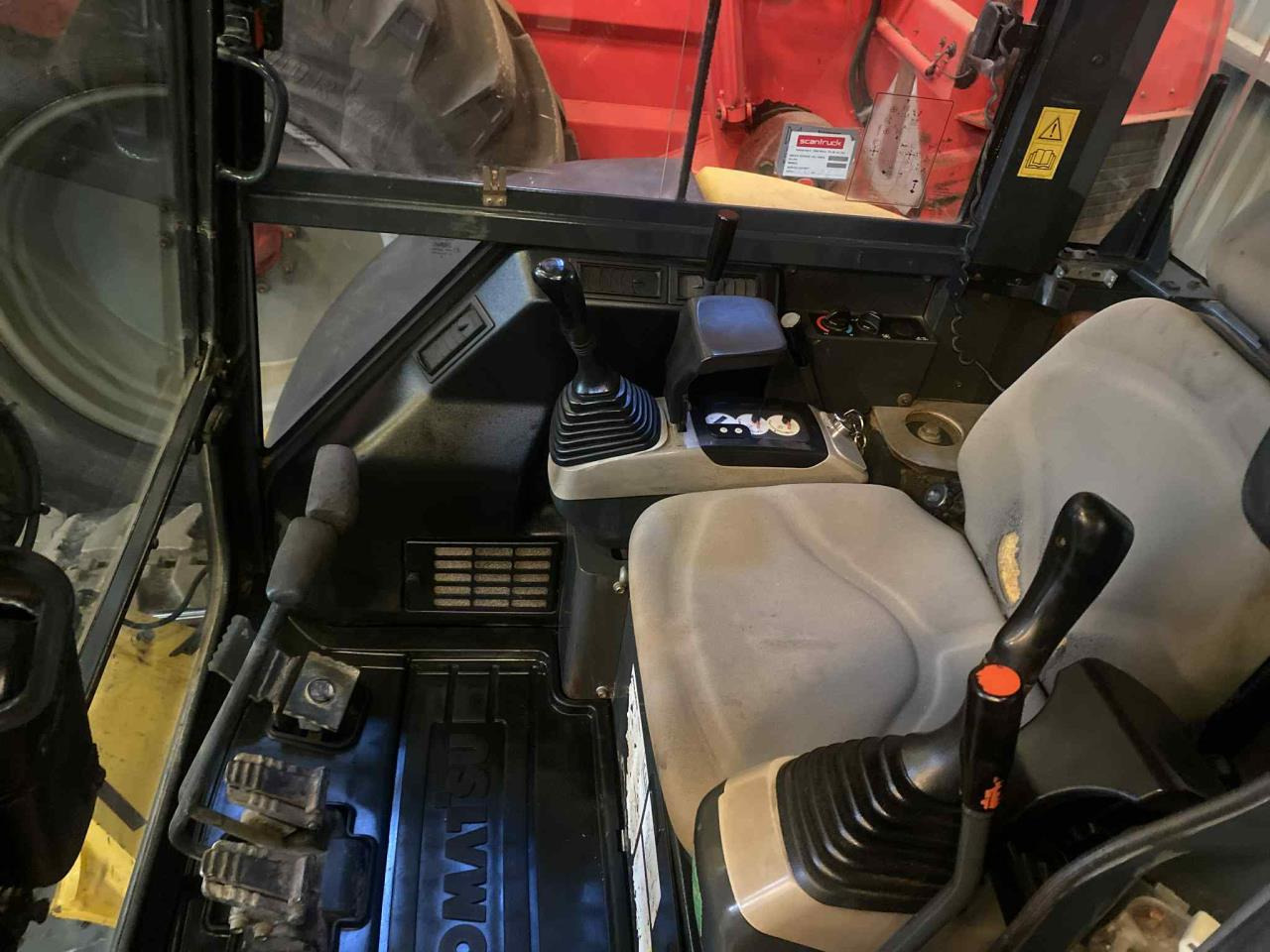 Komatsu PC50MR-2 - Mini excavator: picture 3 Komatsu PC50MR-2 - Mini excavator: picture 3