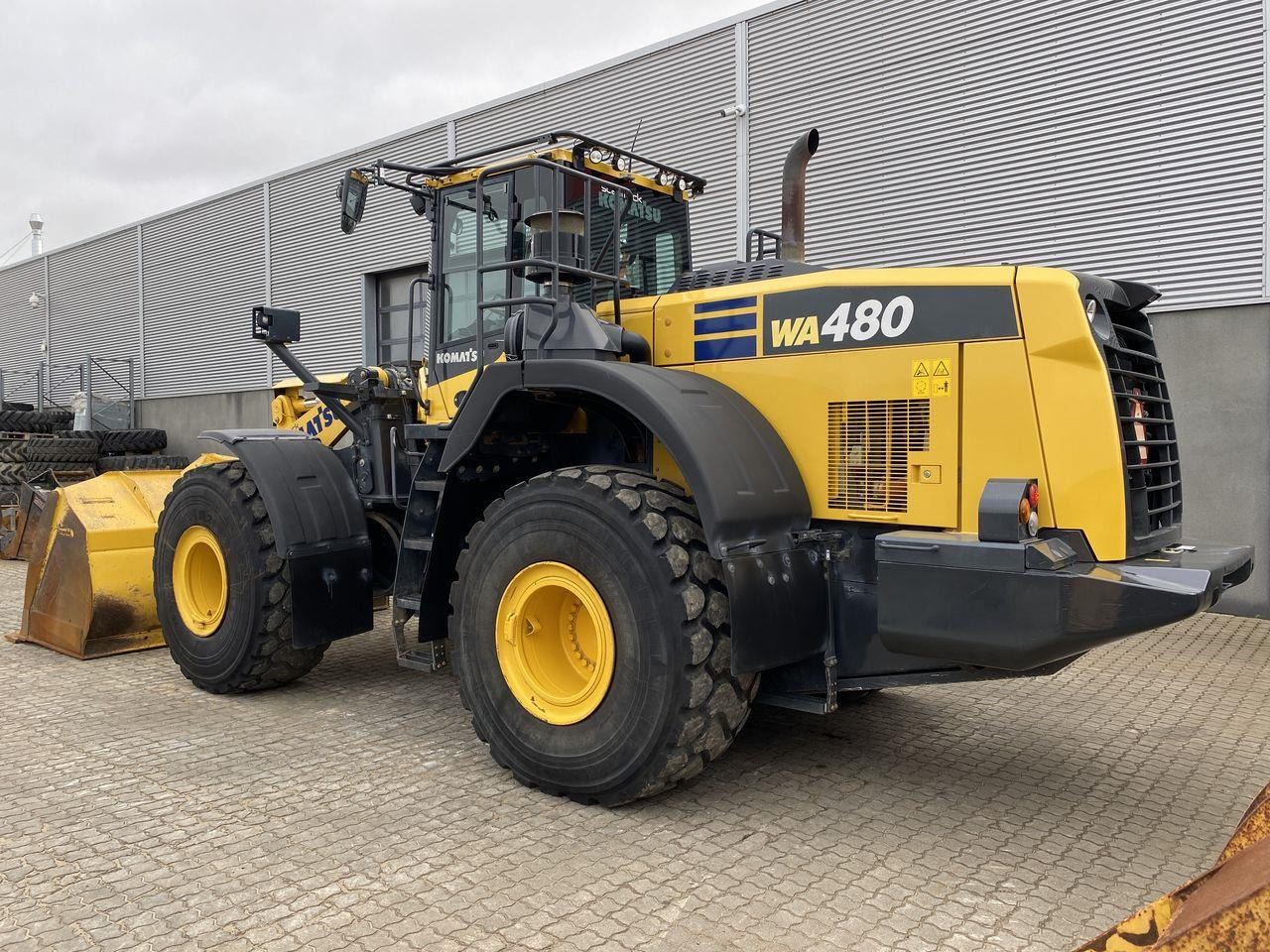 Komatsu WA480-8 - Wheel loader: picture 2 Komatsu WA480-8 - Wheel loader: picture 2