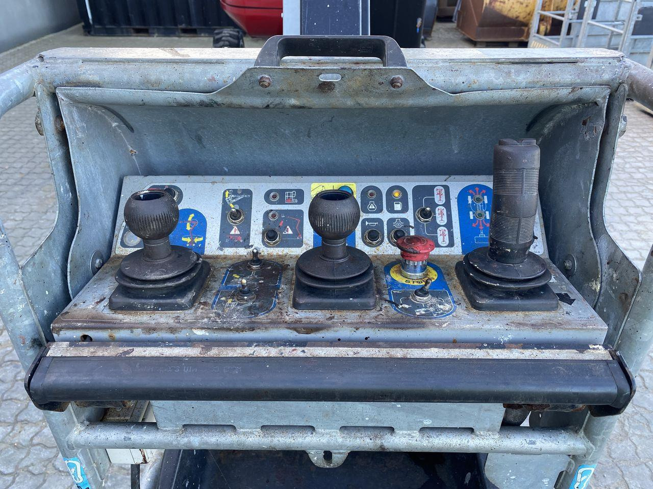 Manitou 160ATJ RC - Articulated boom: picture 3 Manitou 160ATJ RC - Articulated boom: picture 3