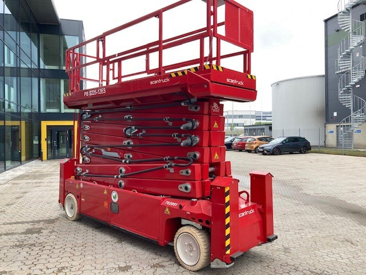 PB S225-12ES - Scissor lift: picture 3 PB S225-12ES - Scissor lift: picture 3