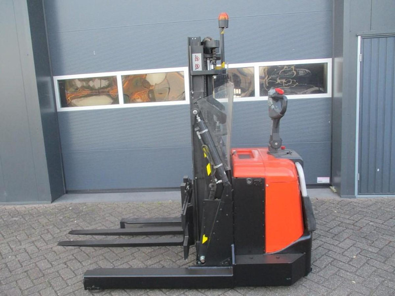 BT SPE 120 XRD - Reach stacker: picture 1 BT SPE 120 XRD - Reach stacker: picture 1