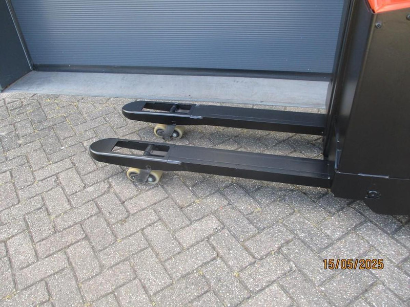 Stacker BT SWE 080L: picture 6 Stacker BT SWE 080L: picture 6