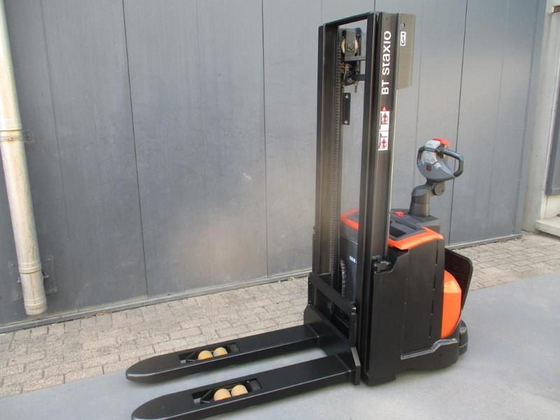 BT SWE 100 - Stacker: picture 1 BT SWE 100 - Stacker: picture 1