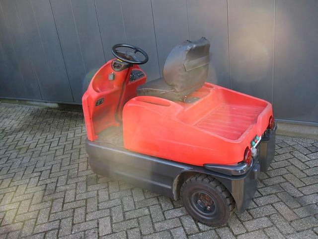 Linde P 60 - Tow tractor: picture 2 Linde P 60 - Tow tractor: picture 2