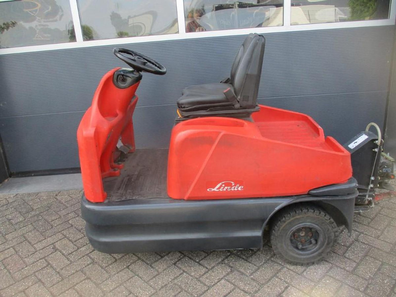 Linde P 60 - Tow tractor: picture 3 Linde P 60 - Tow tractor: picture 3