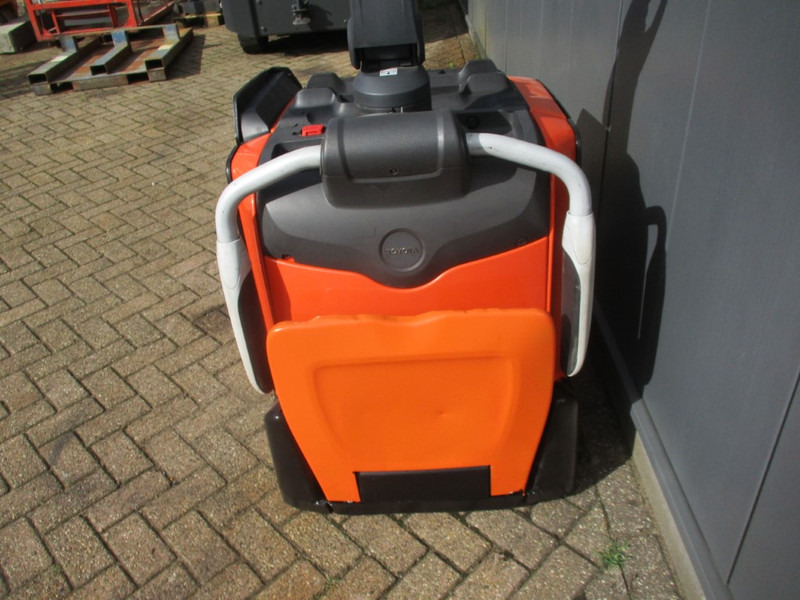 Pallet truck Toyota LPE 200: picture 7