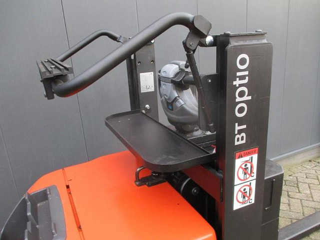 Toyota OSE 100W - Order picker: picture 5 Toyota OSE 100W - Order picker: picture 5