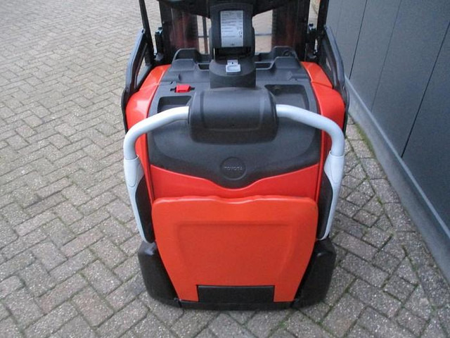 Toyota SPE 120L - Stacker: picture 4 Toyota SPE 120L - Stacker: picture 4