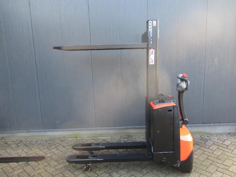 Toyota SWE 080L - Stacker: picture 1 Toyota SWE 080L - Stacker: picture 1