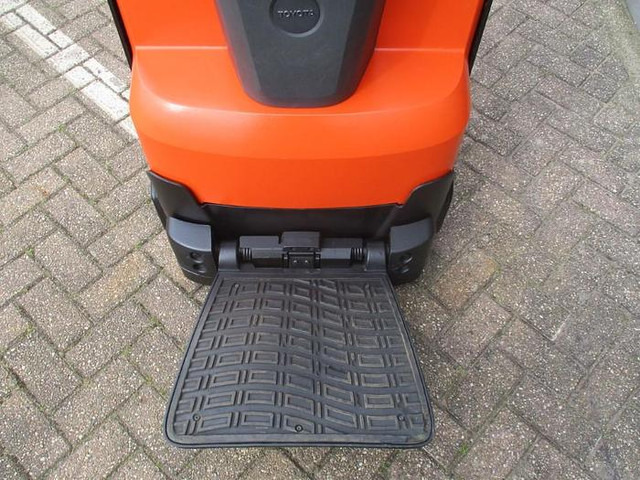 Toyota SWE 120 - Stacker: picture 4 Toyota SWE 120 - Stacker: picture 4