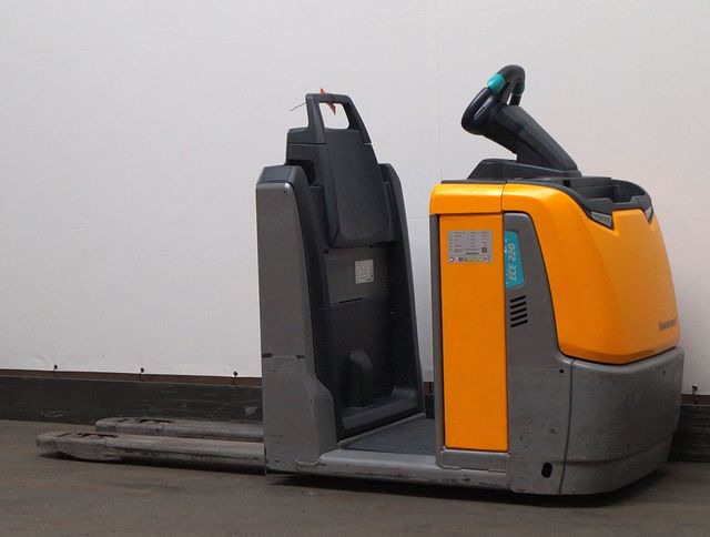 Jungheinrich ECE220 - Order picker: picture 2 Jungheinrich ECE220 - Order picker: picture 2