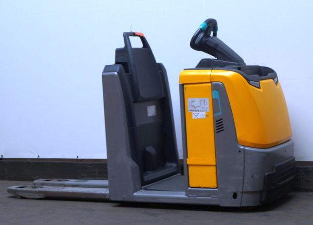 Jungheinrich ECE225 - Order picker: picture 2 Jungheinrich ECE225 - Order picker: picture 2