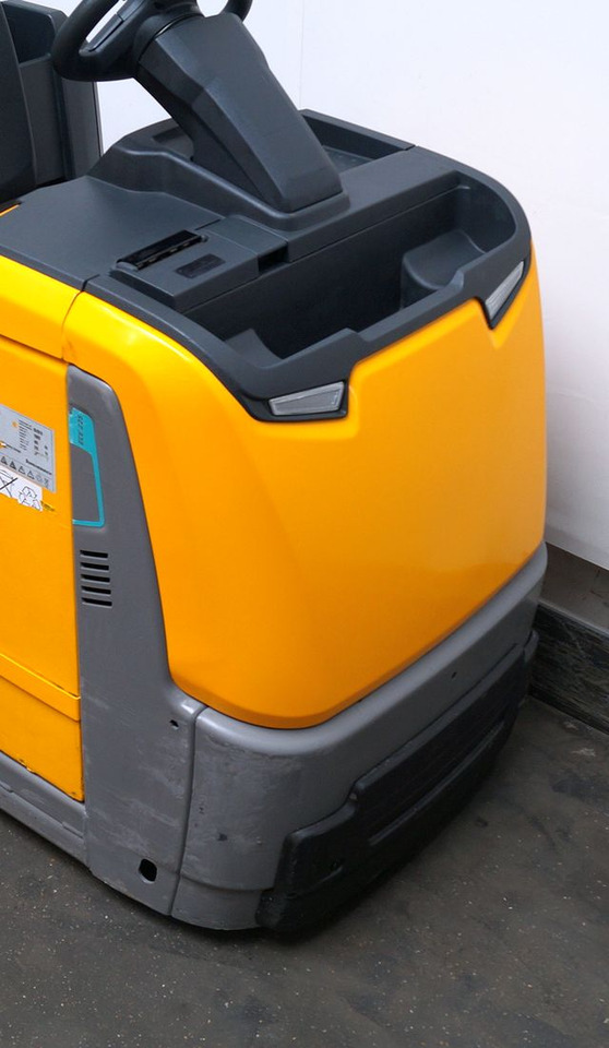 Jungheinrich ECE225 - Order picker: picture 4 Jungheinrich ECE225 - Order picker: picture 4