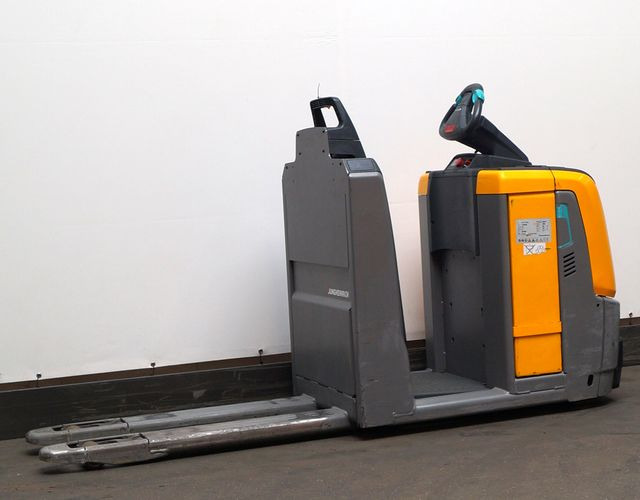 Jungheinrich ECE225 - Order picker: picture 1 Jungheinrich ECE225 - Order picker: picture 1
