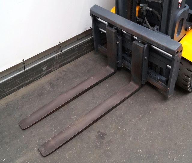 Jungheinrich EFG425s - Electric forklift: picture 3 Jungheinrich EFG425s - Electric forklift: picture 3