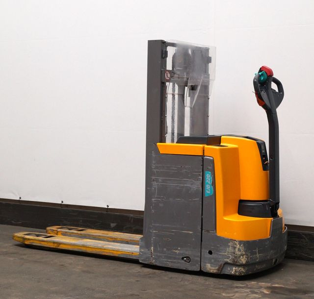Jungheinrich EJD220 - Stacker: picture 2 Jungheinrich EJD220 - Stacker: picture 2