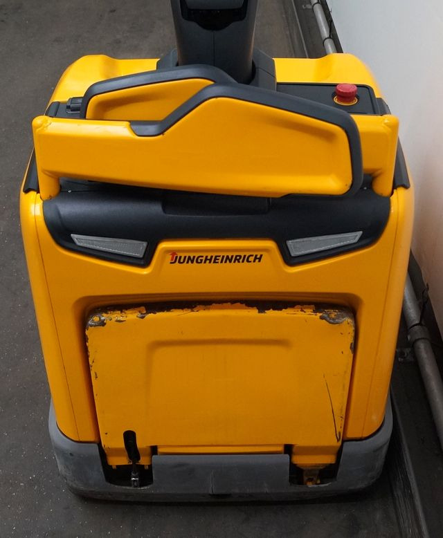 Jungheinrich ERE120 - Pallet truck: picture 4 Jungheinrich ERE120 - Pallet truck: picture 4