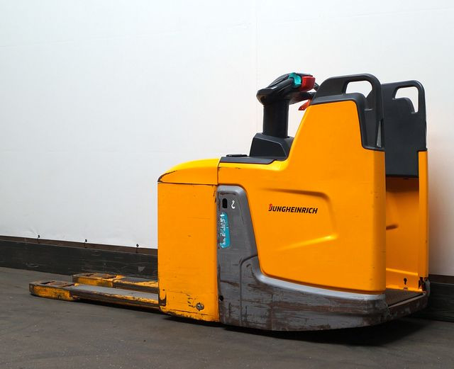 Jungheinrich ERE225 - Pallet truck: picture 2 Jungheinrich ERE225 - Pallet truck: picture 2