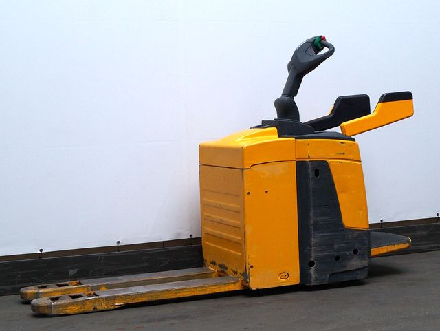 Jungheinrich ERE225 - Pallet truck: picture 1 Jungheinrich ERE225 - Pallet truck: picture 1