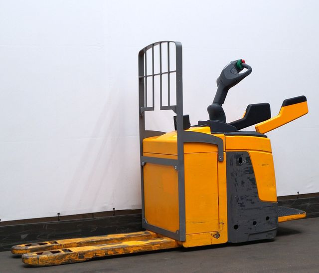 Jungheinrich ERE225 - Pallet truck: picture 1 Jungheinrich ERE225 - Pallet truck: picture 1