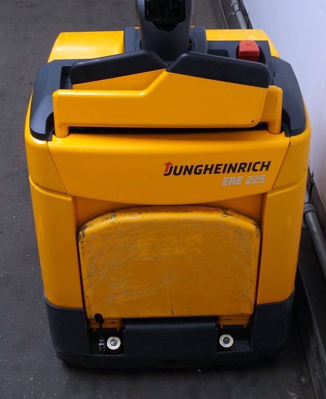 Jungheinrich ERE225 - Pallet truck: picture 4 Jungheinrich ERE225 - Pallet truck: picture 4