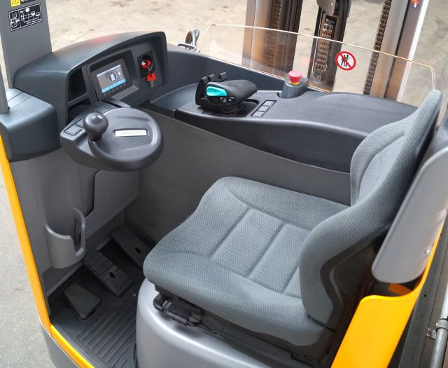 Jungheinrich ETV110 - Reach truck: picture 3 Jungheinrich ETV110 - Reach truck: picture 3