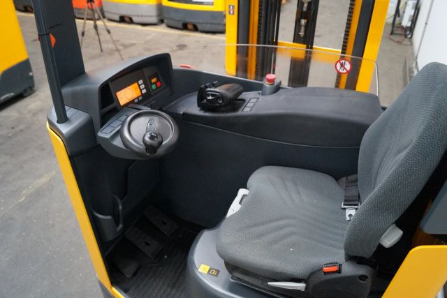 Jungheinrich ETV214 - Reach truck: picture 3 Jungheinrich ETV214 - Reach truck: picture 3