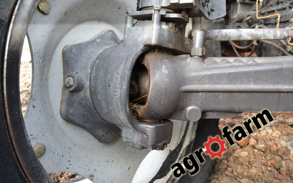 MCCormick części GMAX 125 135 skrzynia silnik most oś kabina piasta wał głowica blok obudowa - Gearbox for Agricultural machinery: picture 4 MCCormick części GMAX 125 135 skrzynia silnik most oś kabina piasta wał głowica blok obudowa - Gearbox for Agricultural machinery: picture 4