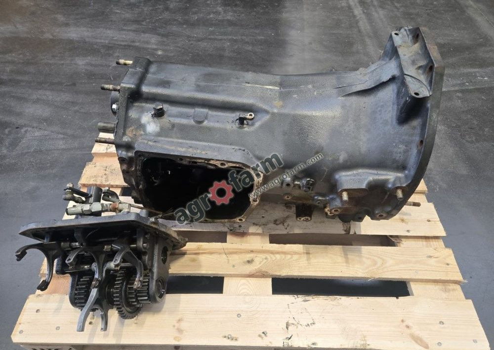 Skrzynia biegów Kubota M9540 - Gearbox: picture 3 Skrzynia biegów Kubota M9540 - Gearbox: picture 3