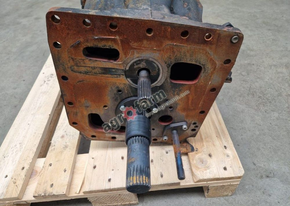 Skrzynia biegów Renault Ares 556 RZ 461B8 - Gearbox: picture 4 Skrzynia biegów Renault Ares 556 RZ 461B8 - Gearbox: picture 4