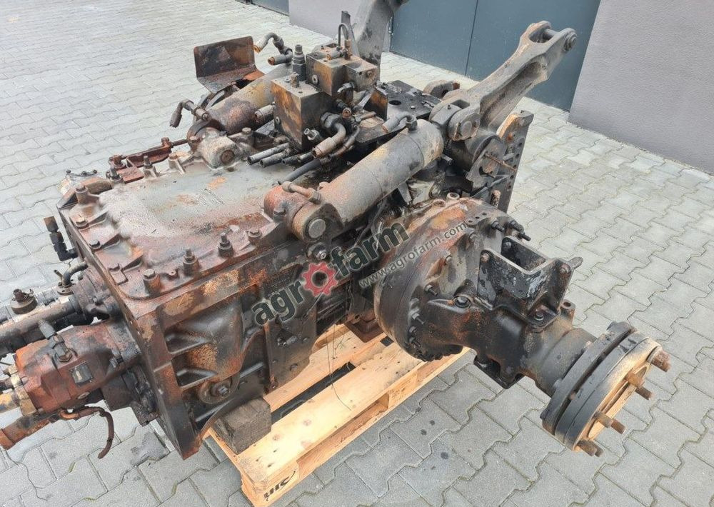 Skrzynia biegów, tylny most Massey Ferguson 6614 - Gearbox: picture 2 Skrzynia biegów, tylny most Massey Ferguson 6614 - Gearbox: picture 2