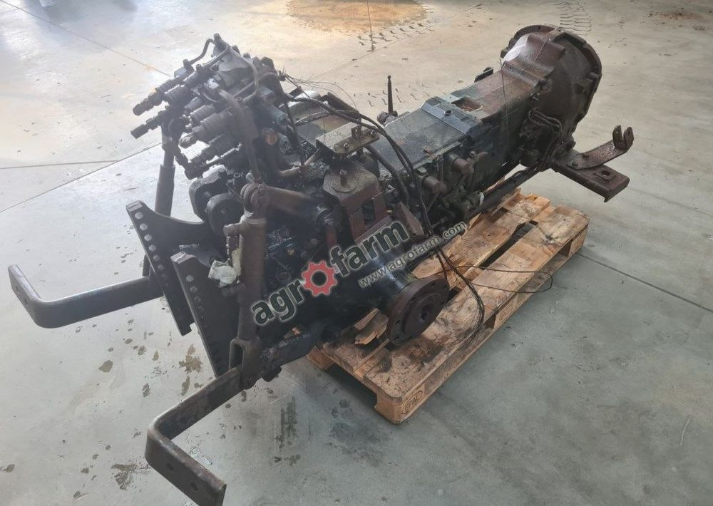 TYLNY MOST I SKRZYNIA BIEGÓW NEW HOLLAND TN70F - Gearbox: picture 4 TYLNY MOST I SKRZYNIA BIEGÓW NEW HOLLAND TN70F - Gearbox: picture 4