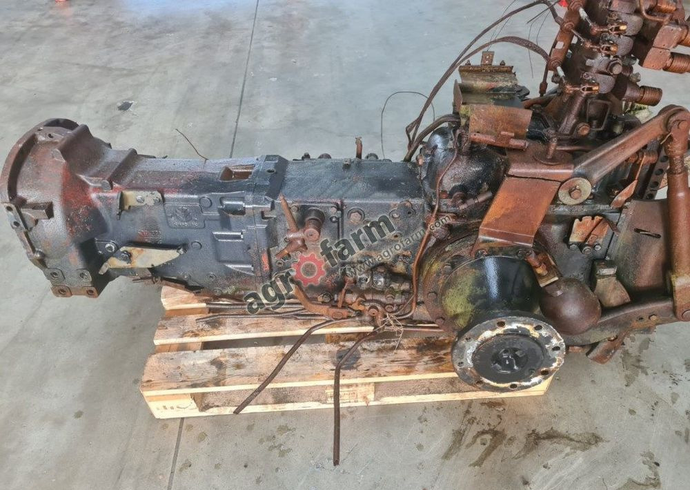 TYLNY MOST I SKRZYNIA BIEGÓW NEW HOLLAND TN70F - Gearbox: picture 3 TYLNY MOST I SKRZYNIA BIEGÓW NEW HOLLAND TN70F - Gearbox: picture 3