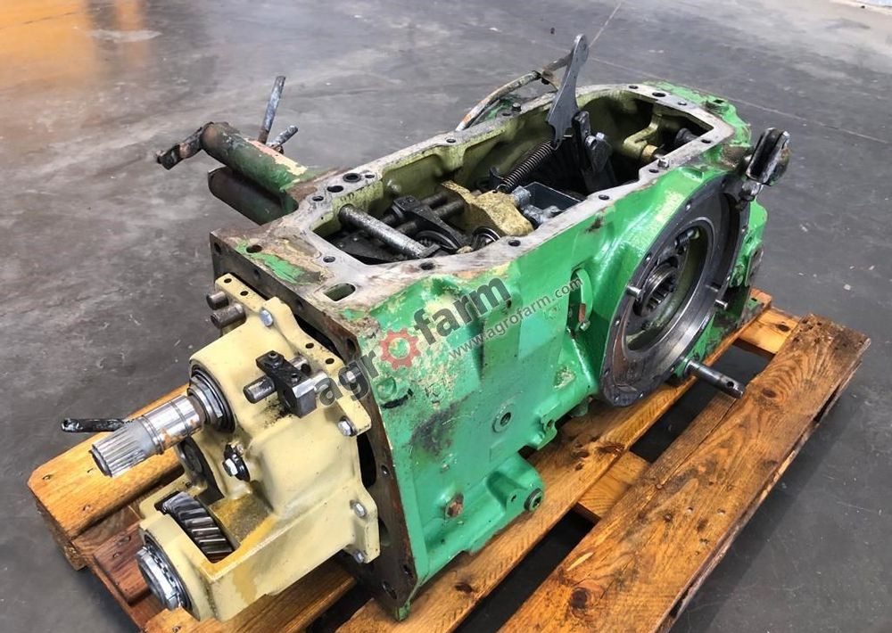 TYLNY MOST JOHN DEERE 2140 L36623 - Transmission: picture 1 TYLNY MOST JOHN DEERE 2140 L36623 - Transmission: picture 1