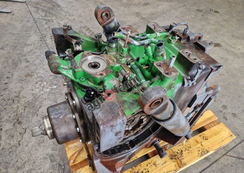 TYLNY MOST JOHN DEERE 6195R - Transmission: picture 1 TYLNY MOST JOHN DEERE 6195R - Transmission: picture 1