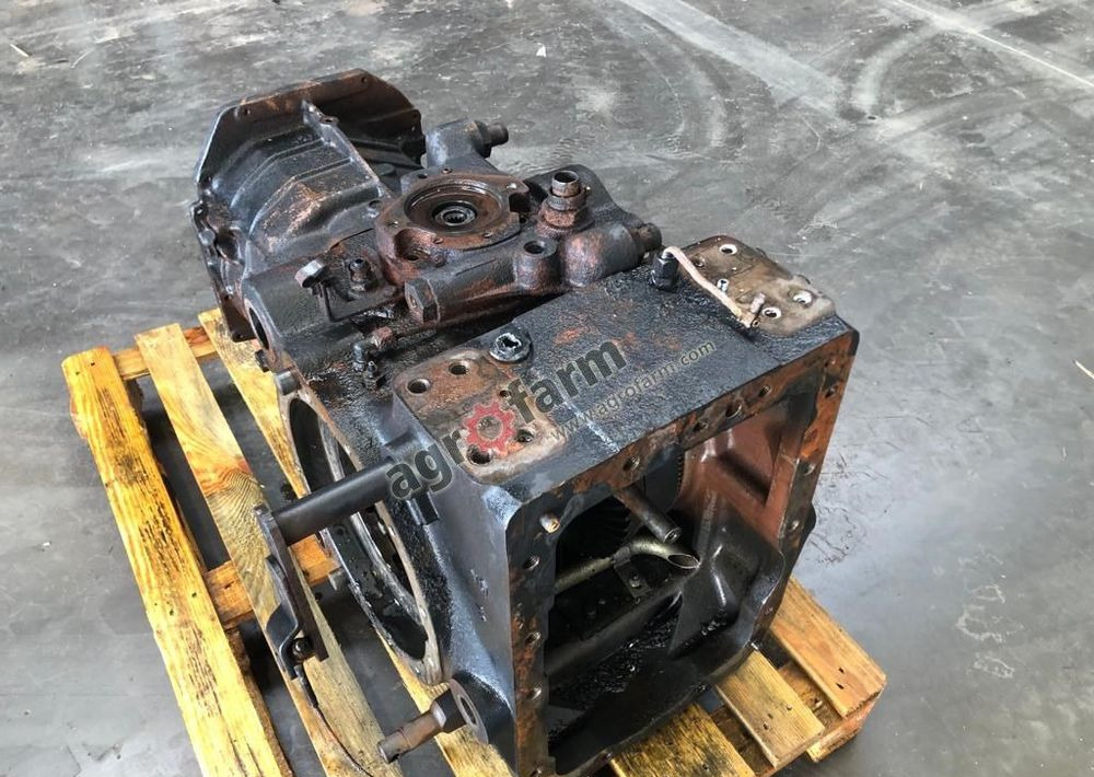 TYLNY MOST JOHN DEERE 6400 L115878 - Transmission: picture 4 TYLNY MOST JOHN DEERE 6400 L115878 - Transmission: picture 4