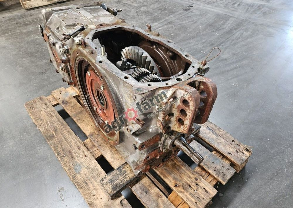 TYLNY MOST MASSEY FERGUSON 3070 3382213M4 - Gearbox: picture 3 TYLNY MOST MASSEY FERGUSON 3070 3382213M4 - Gearbox: picture 3