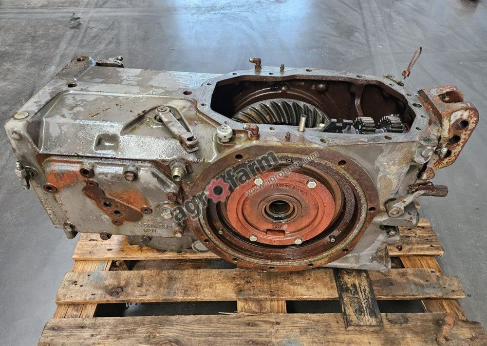 TYLNY MOST MASSEY FERGUSON 3070 3382213M4 - Gearbox: picture 4 TYLNY MOST MASSEY FERGUSON 3070 3382213M4 - Gearbox: picture 4