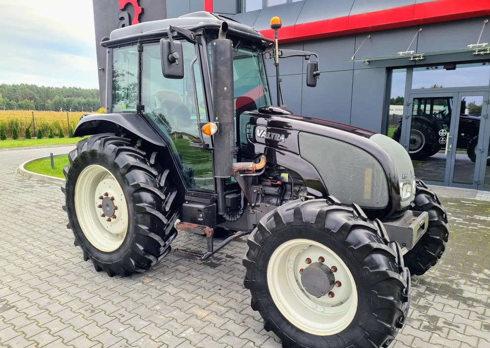 Valtra A93 - Farm tractor: picture 3 Valtra A93 - Farm tractor: picture 3