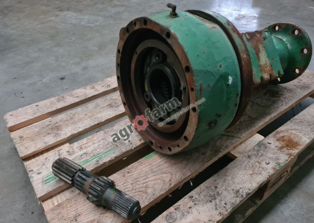 ZWOLNICA RH L33326 JOHN DEERE 3140 3040 3130 - Gearbox for Agricultural machinery: picture 1 ZWOLNICA RH L33326 JOHN DEERE 3140 3040 3130 - Gearbox for Agricultural machinery: picture 1