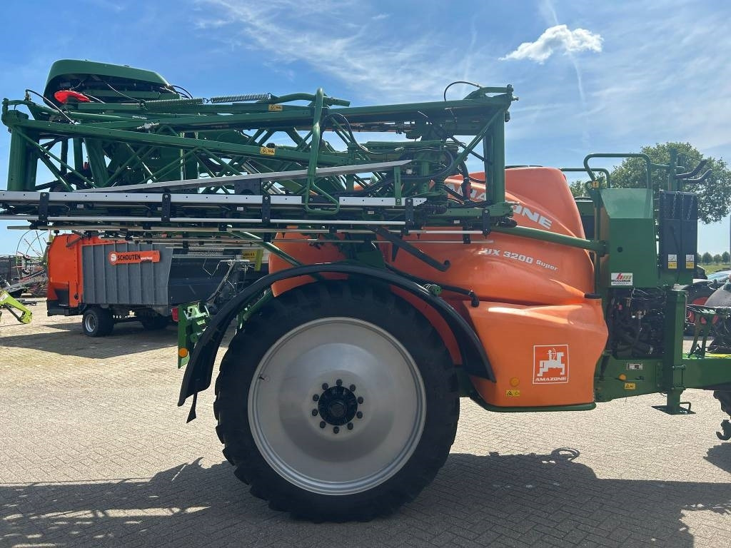 Amazone UX 3200 Super - Trailed sprayer: picture 3 Amazone UX 3200 Super - Trailed sprayer: picture 3
